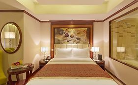 Six Seasons Hotel